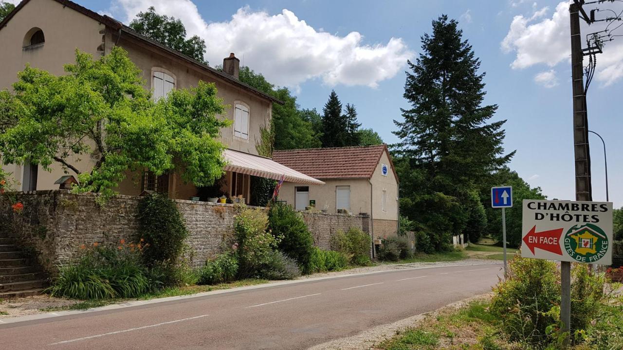 La Providence, Chambres D'Hotes Saint-Sernin-du-Plain Zewnętrze zdjęcie